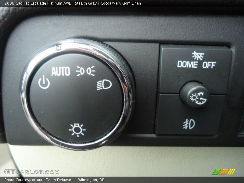 Controls of 2008 Escalade Platinum AWD