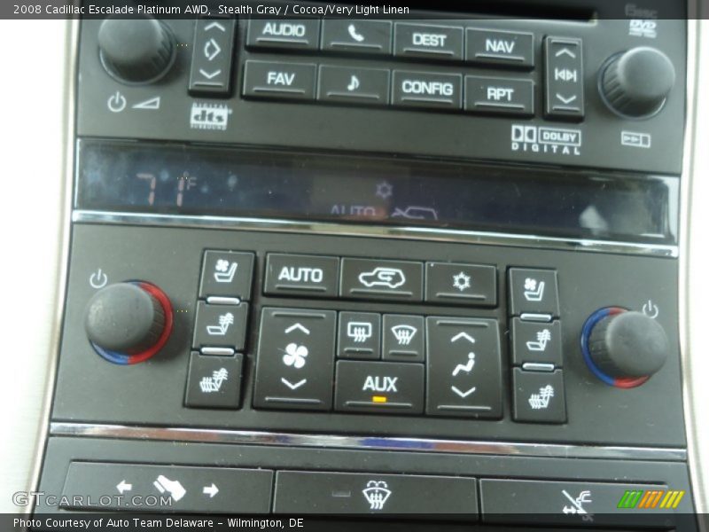 Controls of 2008 Escalade Platinum AWD