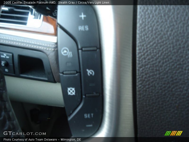 Controls of 2008 Escalade Platinum AWD