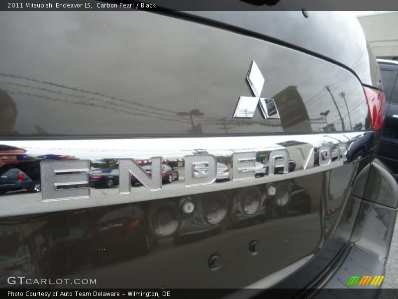 Carbon Pearl / Black 2011 Mitsubishi Endeavor LS