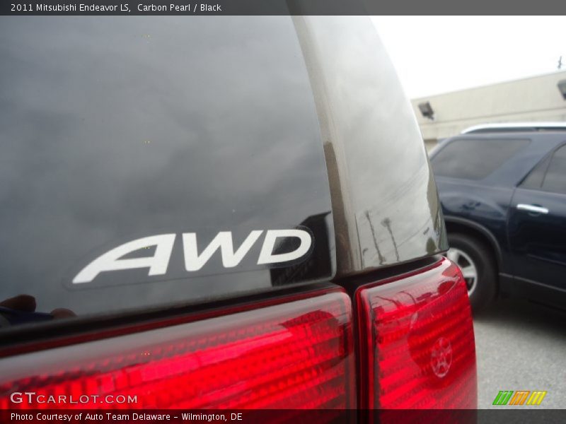 Carbon Pearl / Black 2011 Mitsubishi Endeavor LS