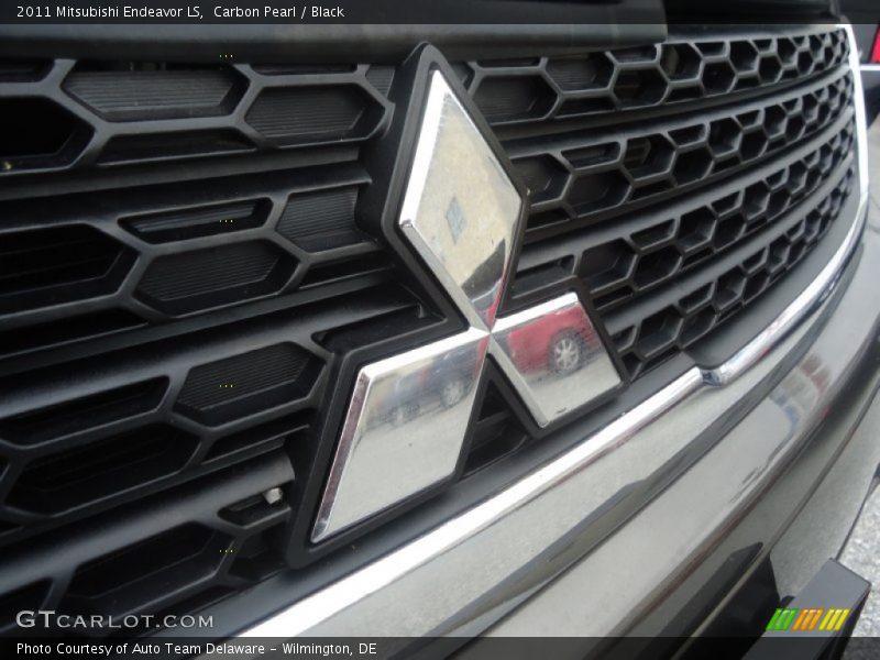 Carbon Pearl / Black 2011 Mitsubishi Endeavor LS