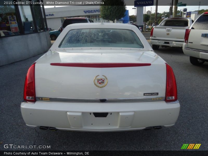 White Diamond Tri-coat / Shale/Cocoa 2010 Cadillac DTS Luxury