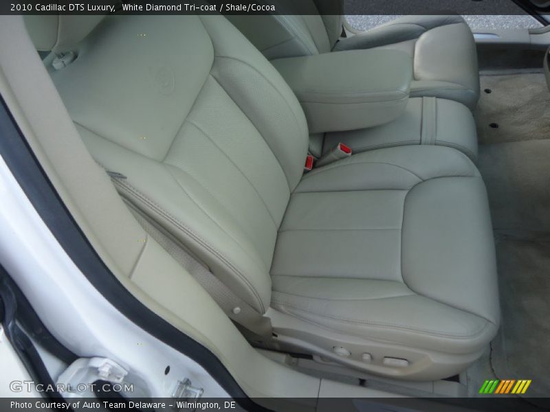 White Diamond Tri-coat / Shale/Cocoa 2010 Cadillac DTS Luxury