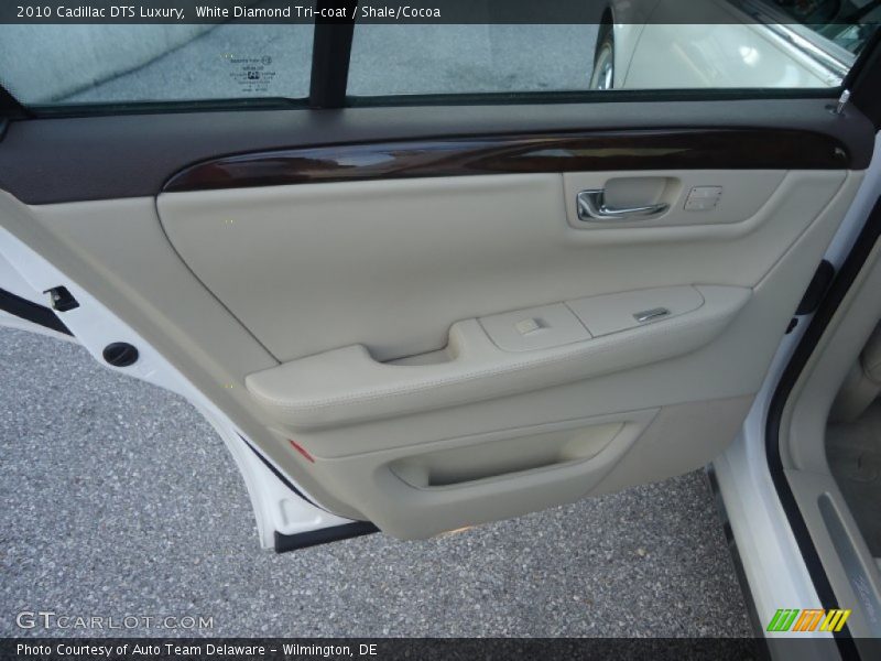 White Diamond Tri-coat / Shale/Cocoa 2010 Cadillac DTS Luxury