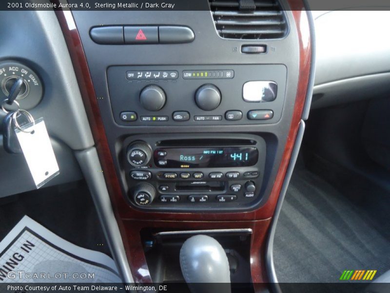 Sterling Metallic / Dark Gray 2001 Oldsmobile Aurora 4.0