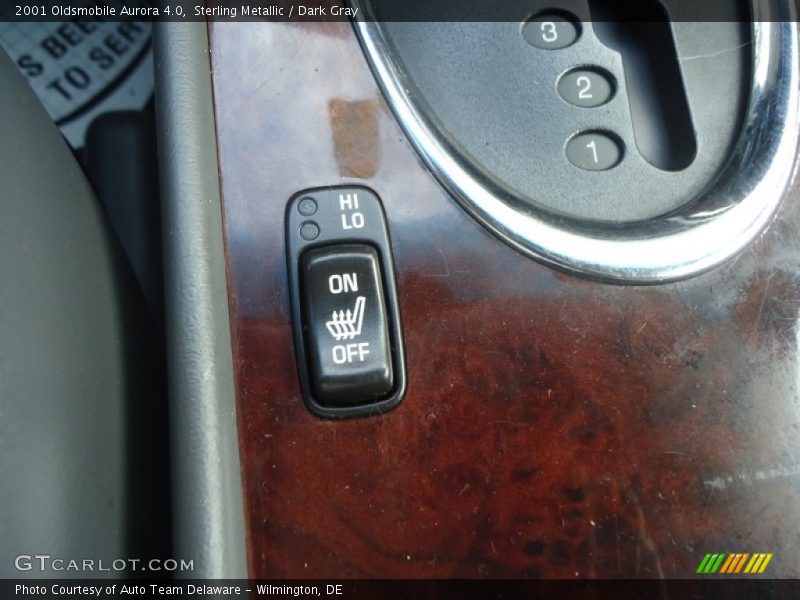 Sterling Metallic / Dark Gray 2001 Oldsmobile Aurora 4.0