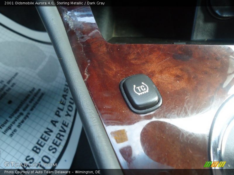 Sterling Metallic / Dark Gray 2001 Oldsmobile Aurora 4.0