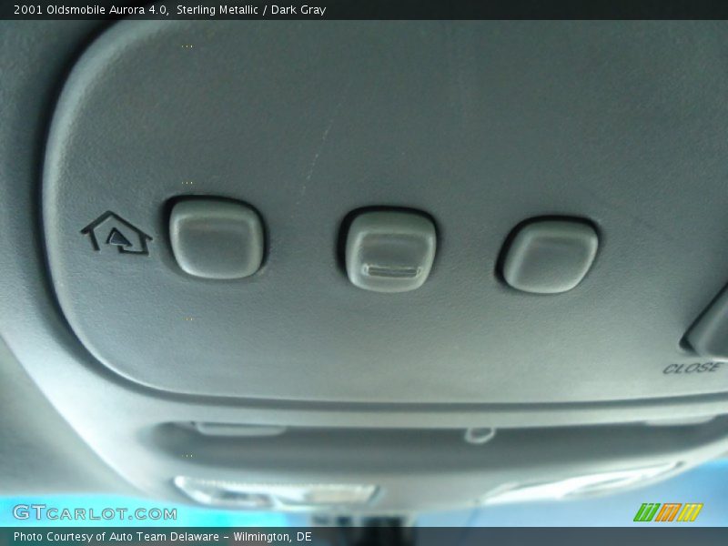 Sterling Metallic / Dark Gray 2001 Oldsmobile Aurora 4.0