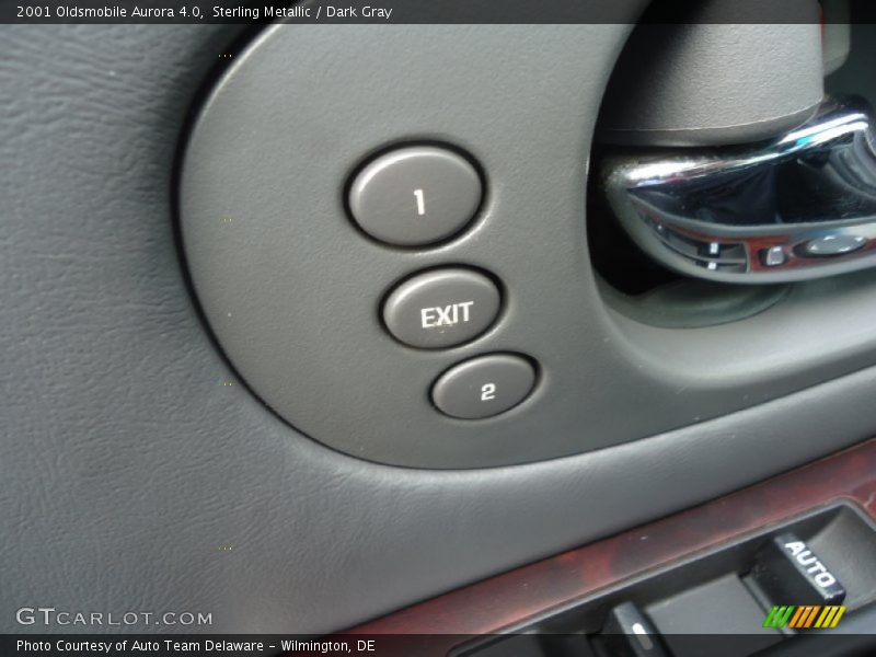 Sterling Metallic / Dark Gray 2001 Oldsmobile Aurora 4.0