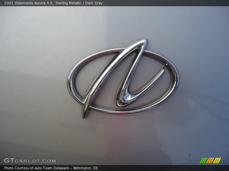 Sterling Metallic / Dark Gray 2001 Oldsmobile Aurora 4.0