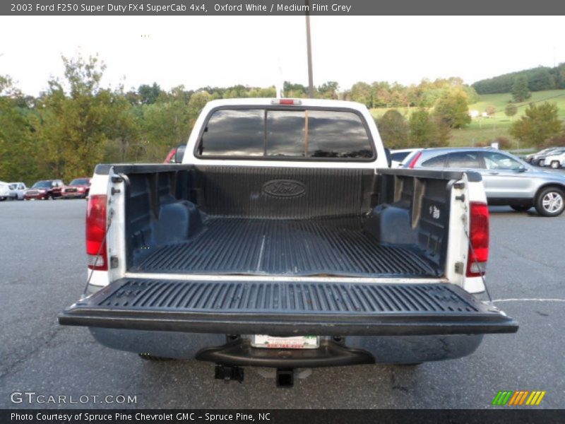 Oxford White / Medium Flint Grey 2003 Ford F250 Super Duty FX4 SuperCab 4x4