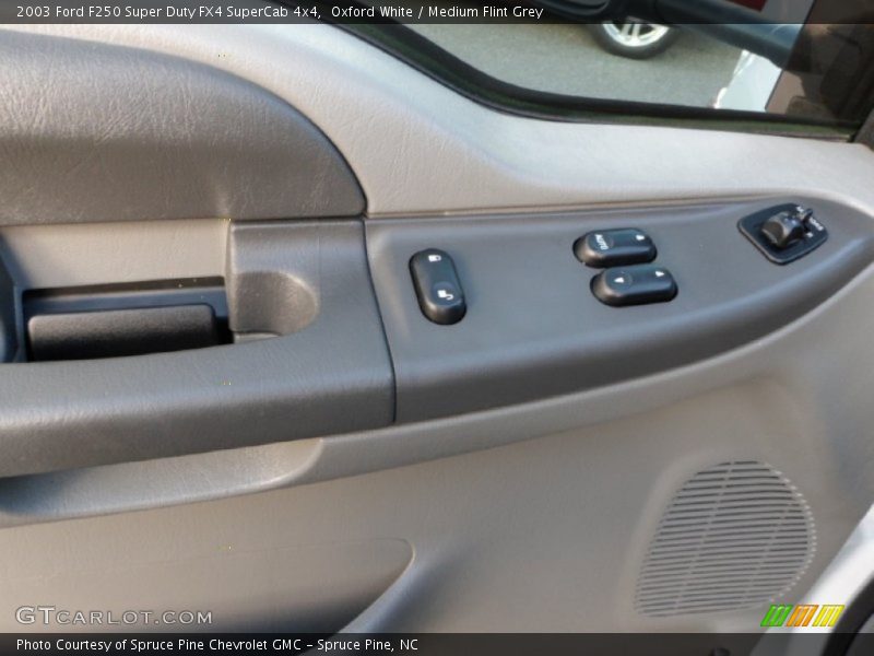 Oxford White / Medium Flint Grey 2003 Ford F250 Super Duty FX4 SuperCab 4x4