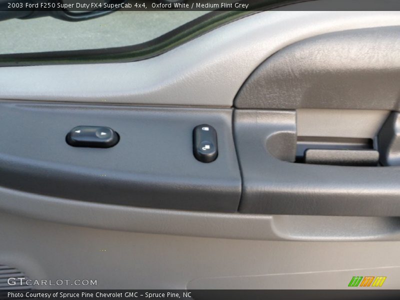 Oxford White / Medium Flint Grey 2003 Ford F250 Super Duty FX4 SuperCab 4x4