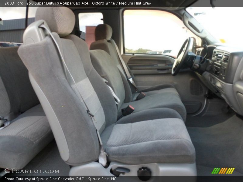 Oxford White / Medium Flint Grey 2003 Ford F250 Super Duty FX4 SuperCab 4x4