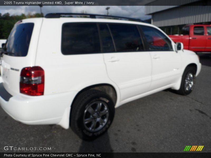 Super White / Ivory 2005 Toyota Highlander Limited 4WD