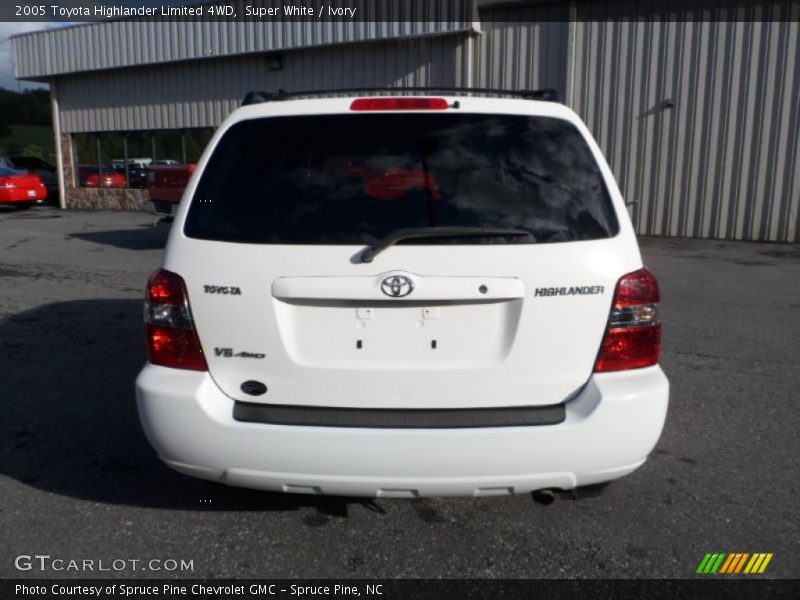 Super White / Ivory 2005 Toyota Highlander Limited 4WD