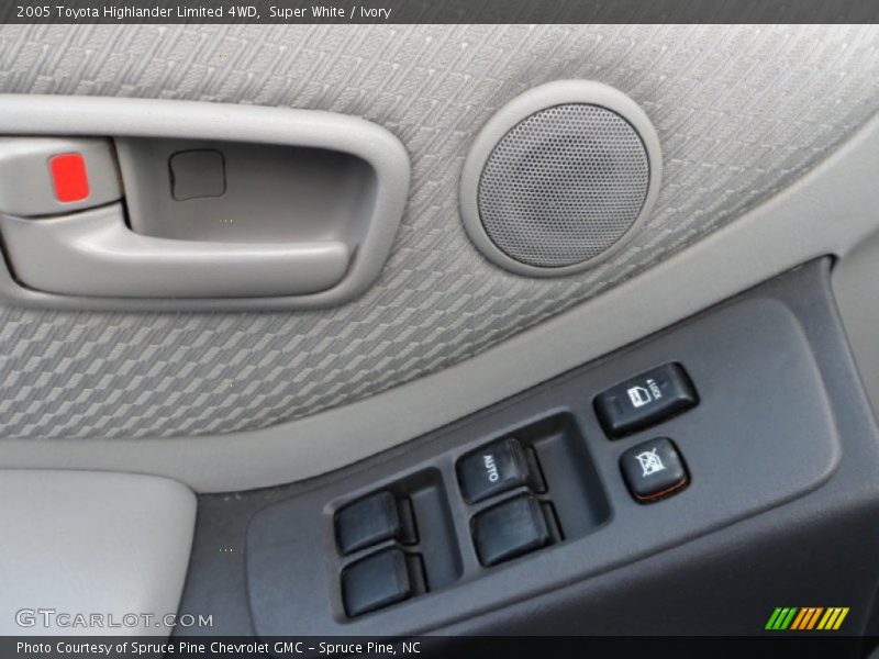 Super White / Ivory 2005 Toyota Highlander Limited 4WD