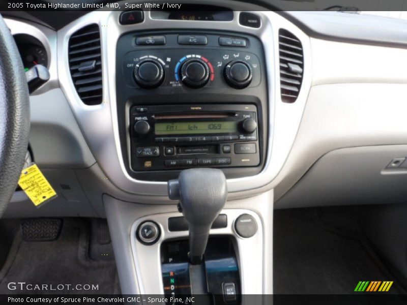 Super White / Ivory 2005 Toyota Highlander Limited 4WD