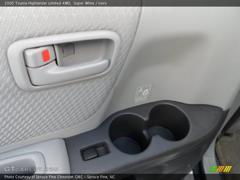 Super White / Ivory 2005 Toyota Highlander Limited 4WD