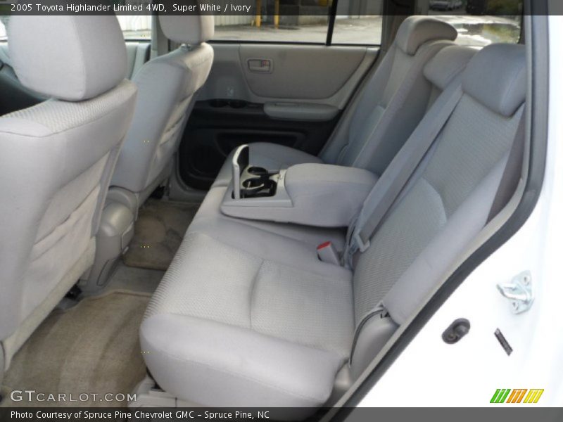 Super White / Ivory 2005 Toyota Highlander Limited 4WD