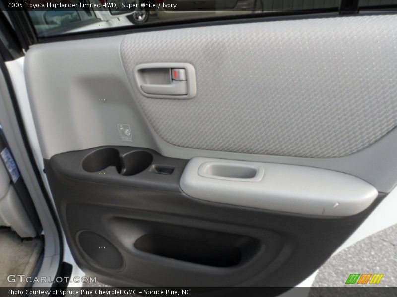 Super White / Ivory 2005 Toyota Highlander Limited 4WD