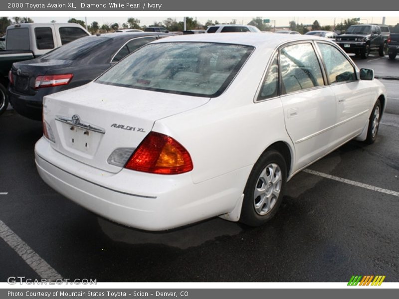 Diamond White Pearl / Ivory 2000 Toyota Avalon XL