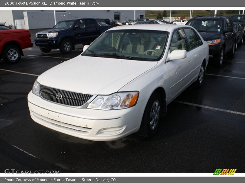 Diamond White Pearl / Ivory 2000 Toyota Avalon XL