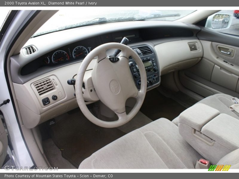Diamond White Pearl / Ivory 2000 Toyota Avalon XL