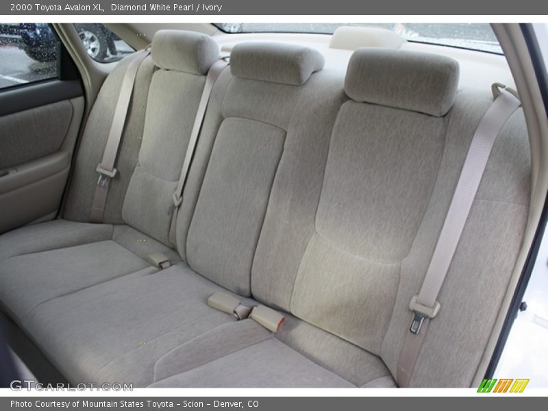 Diamond White Pearl / Ivory 2000 Toyota Avalon XL