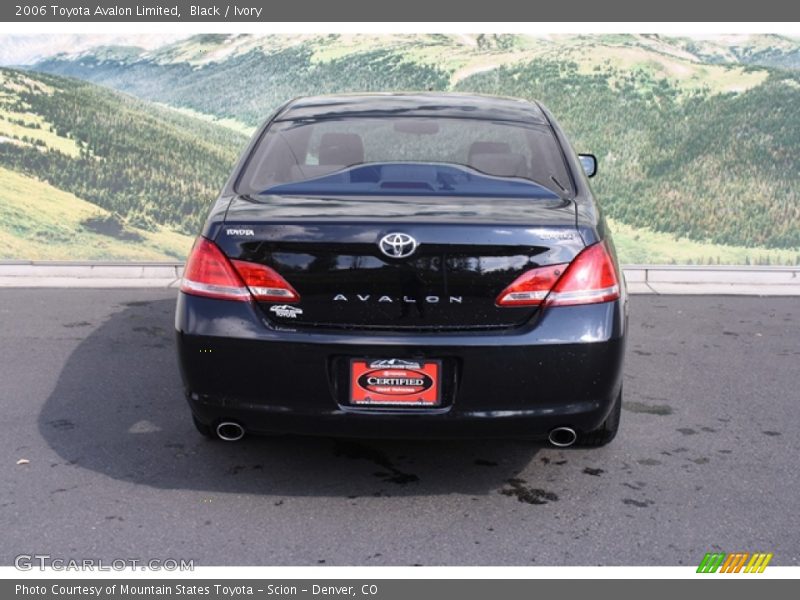 Black / Ivory 2006 Toyota Avalon Limited