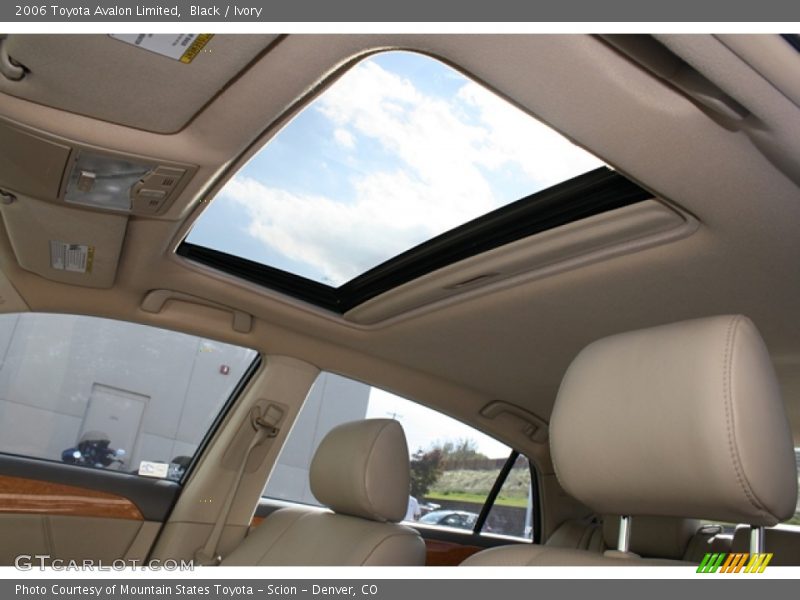 Black / Ivory 2006 Toyota Avalon Limited