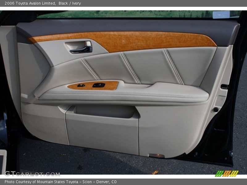 Black / Ivory 2006 Toyota Avalon Limited