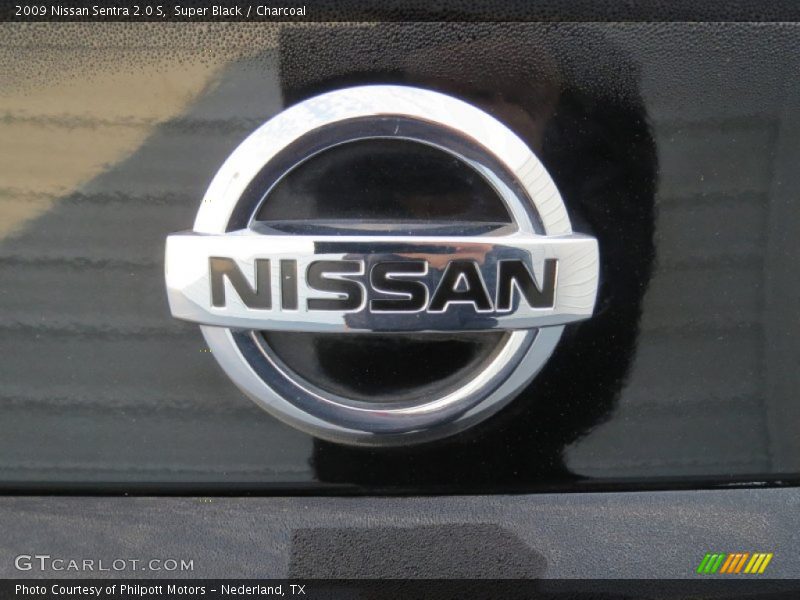 Super Black / Charcoal 2009 Nissan Sentra 2.0 S