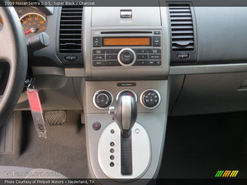 Super Black / Charcoal 2009 Nissan Sentra 2.0 S