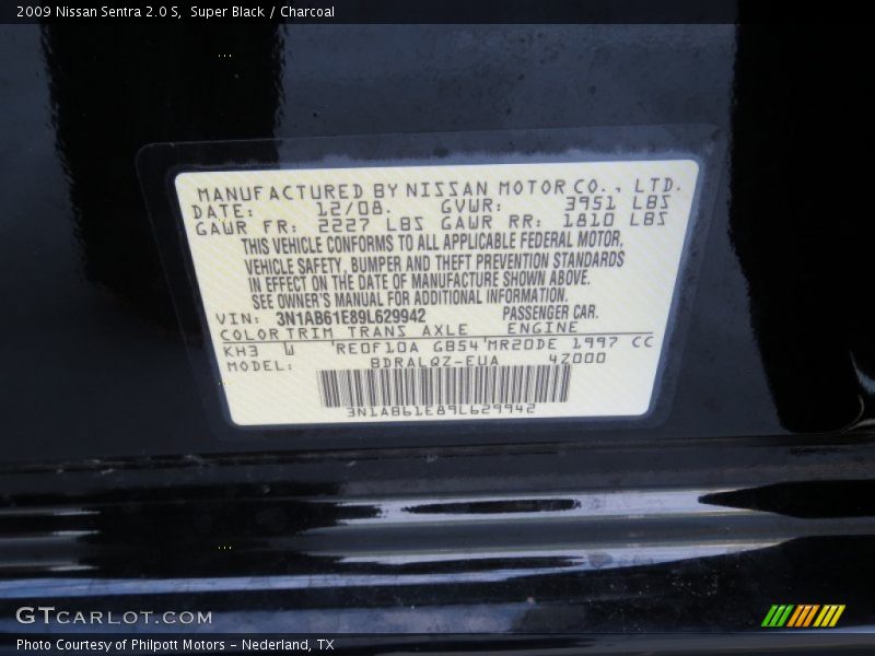Super Black / Charcoal 2009 Nissan Sentra 2.0 S
