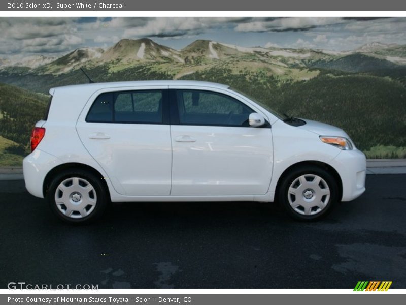 Super White / Charcoal 2010 Scion xD