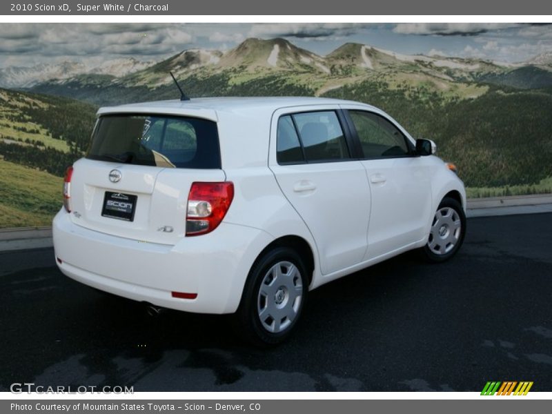 Super White / Charcoal 2010 Scion xD