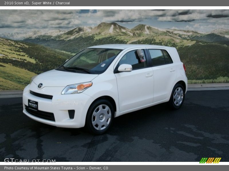 Super White / Charcoal 2010 Scion xD