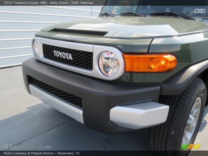 Army Green / Dark Charcoal 2013 Toyota FJ Cruiser 4WD