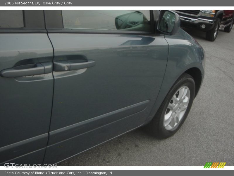 Olive Gray / Gray 2006 Kia Sedona EX