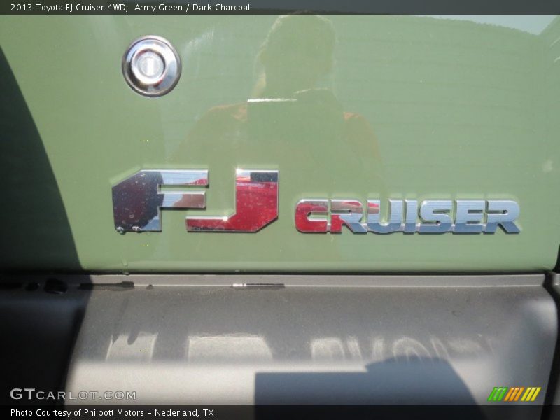  2013 FJ Cruiser 4WD Logo
