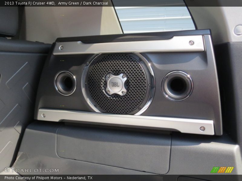 Audio System of 2013 FJ Cruiser 4WD