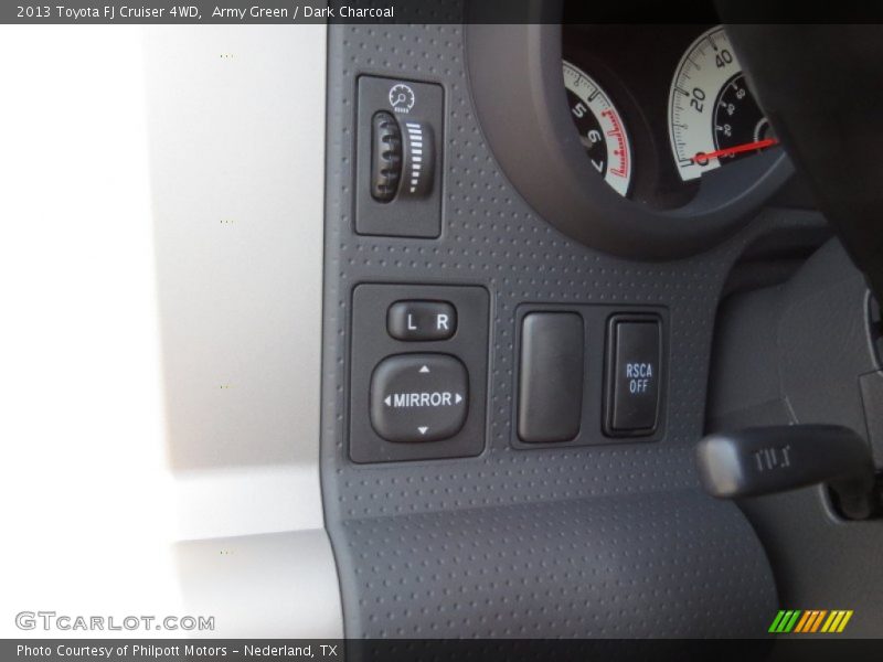 Controls of 2013 FJ Cruiser 4WD