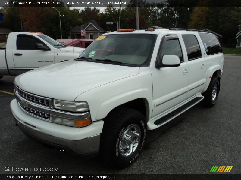 Front 3/4 View of 2003 Suburban 2500 LT 4x4