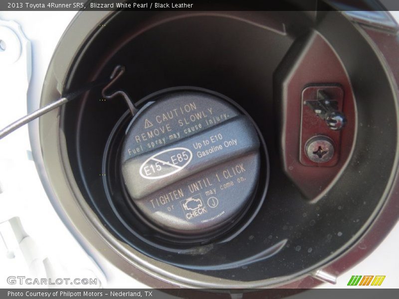 Blizzard White Pearl / Black Leather 2013 Toyota 4Runner SR5