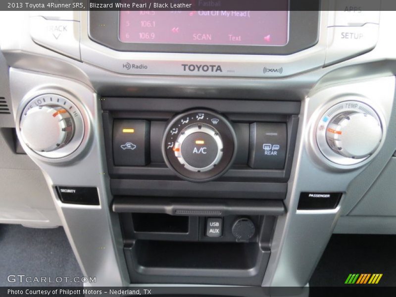 Blizzard White Pearl / Black Leather 2013 Toyota 4Runner SR5