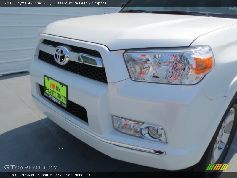 Blizzard White Pearl / Graphite 2013 Toyota 4Runner SR5