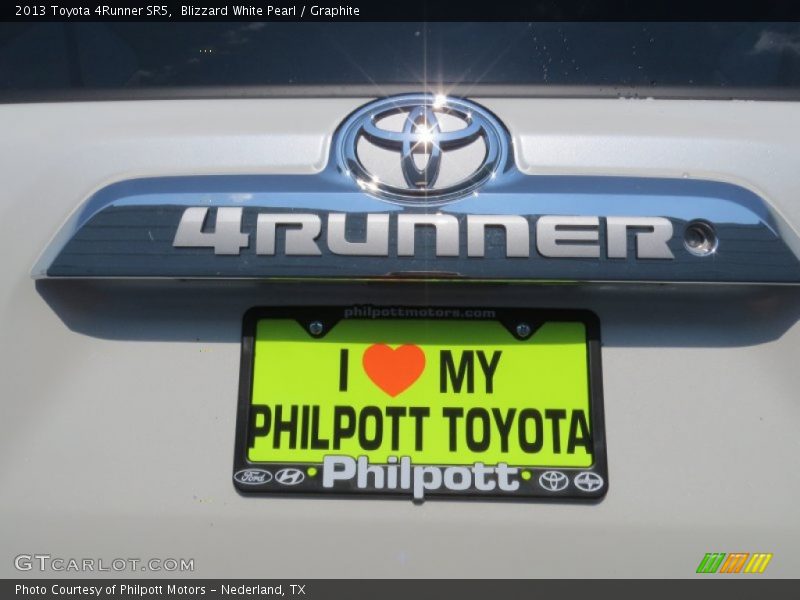 Blizzard White Pearl / Graphite 2013 Toyota 4Runner SR5