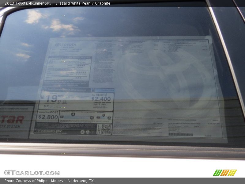 Blizzard White Pearl / Graphite 2013 Toyota 4Runner SR5